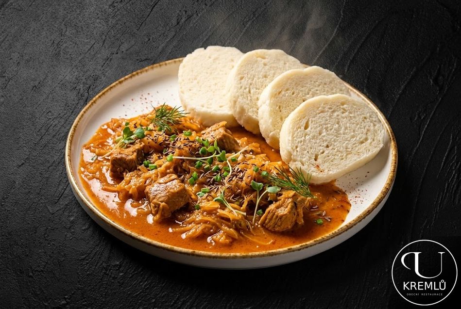 150g Segedínský guláš, houskový knedlík